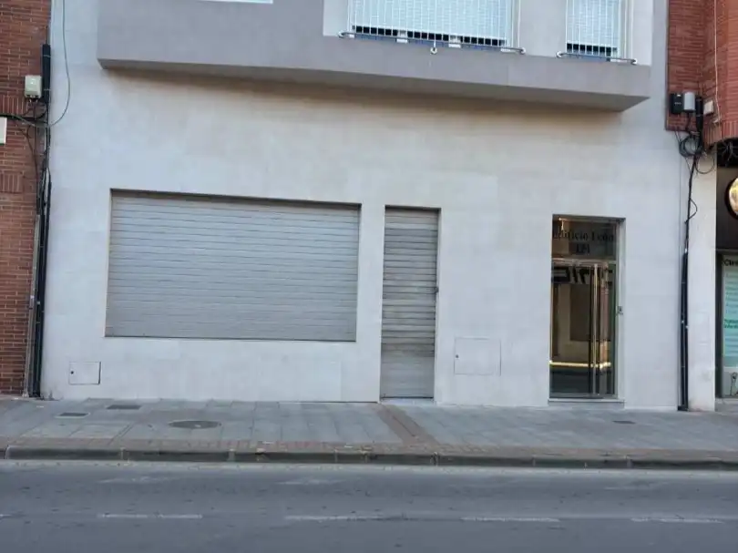 Local de alquiler en La Unión con Aire acondicionado