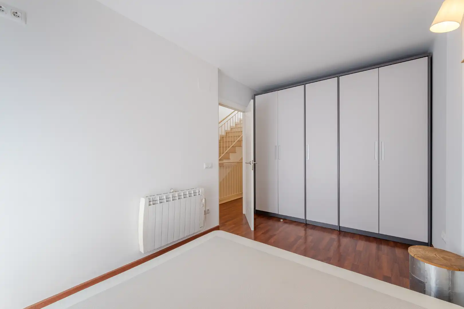 Schlafzimmer von Einfamilien-Reihenhaus zum Verkauf in Vidreres mit Heizung, Möbliert und Ofen