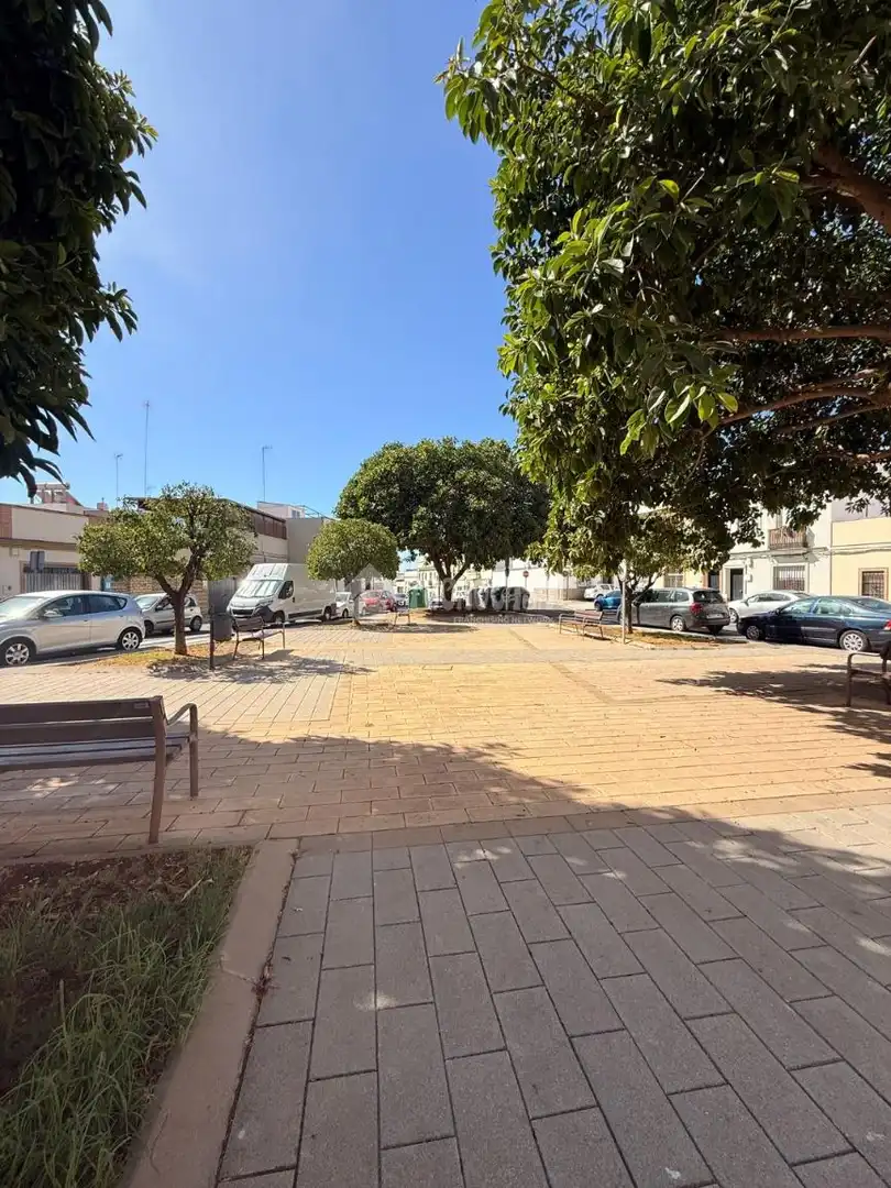 Vista exterior de Casa adosada en venta en Alcalá de Guadaira con Aire acondicionado y Terraza