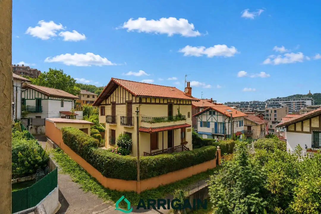Vista exterior de Casa adosada en venta en Donostia - San Sebastián  con Calefacción, Jardín privado y Terraza