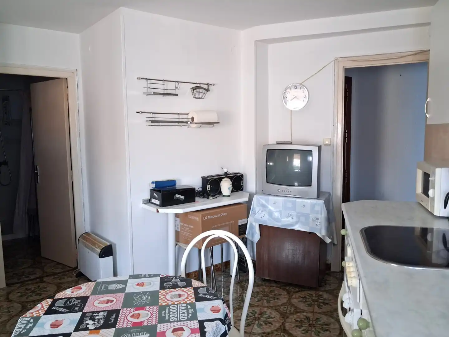 Kitchen of Flat for sale in Zaragoza  with Heating, Terrace and Furnished