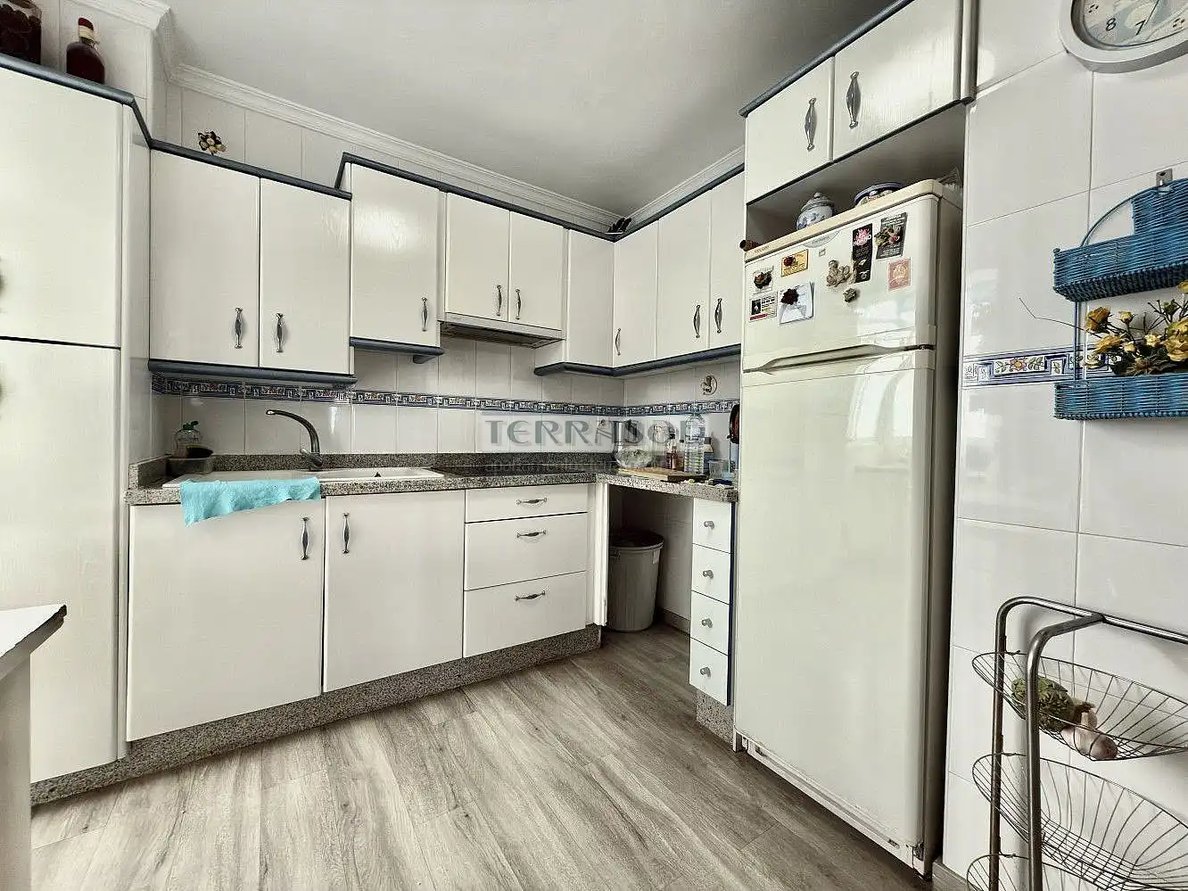 Cuina de Apartament en venda en Vélez-Málaga amb Jardí privat, Terrassa i Traster