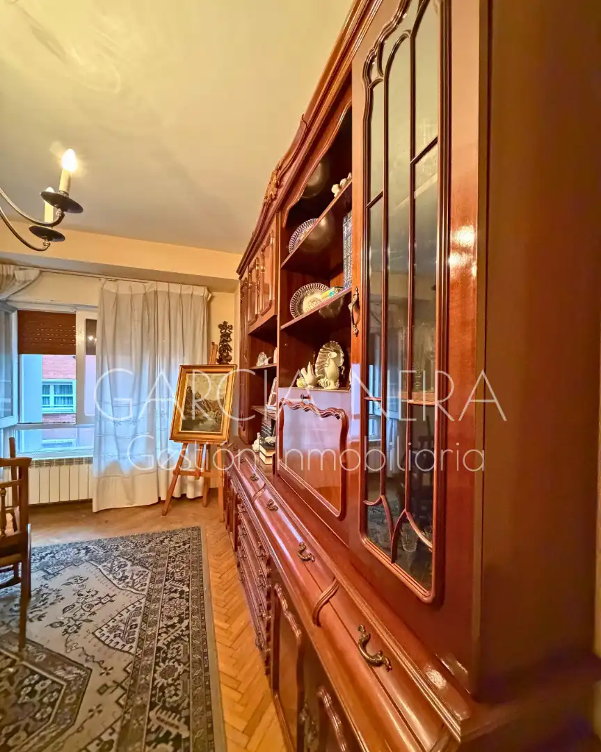 Habitación de Piso en venta en Gijón  con Calefacción, Parquet y Amueblado