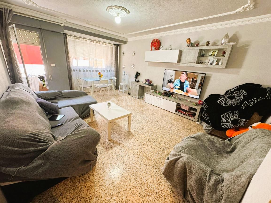 Wohnzimmer von Wohnung zum Verkauf in Torrent mit Heizung und Balkon