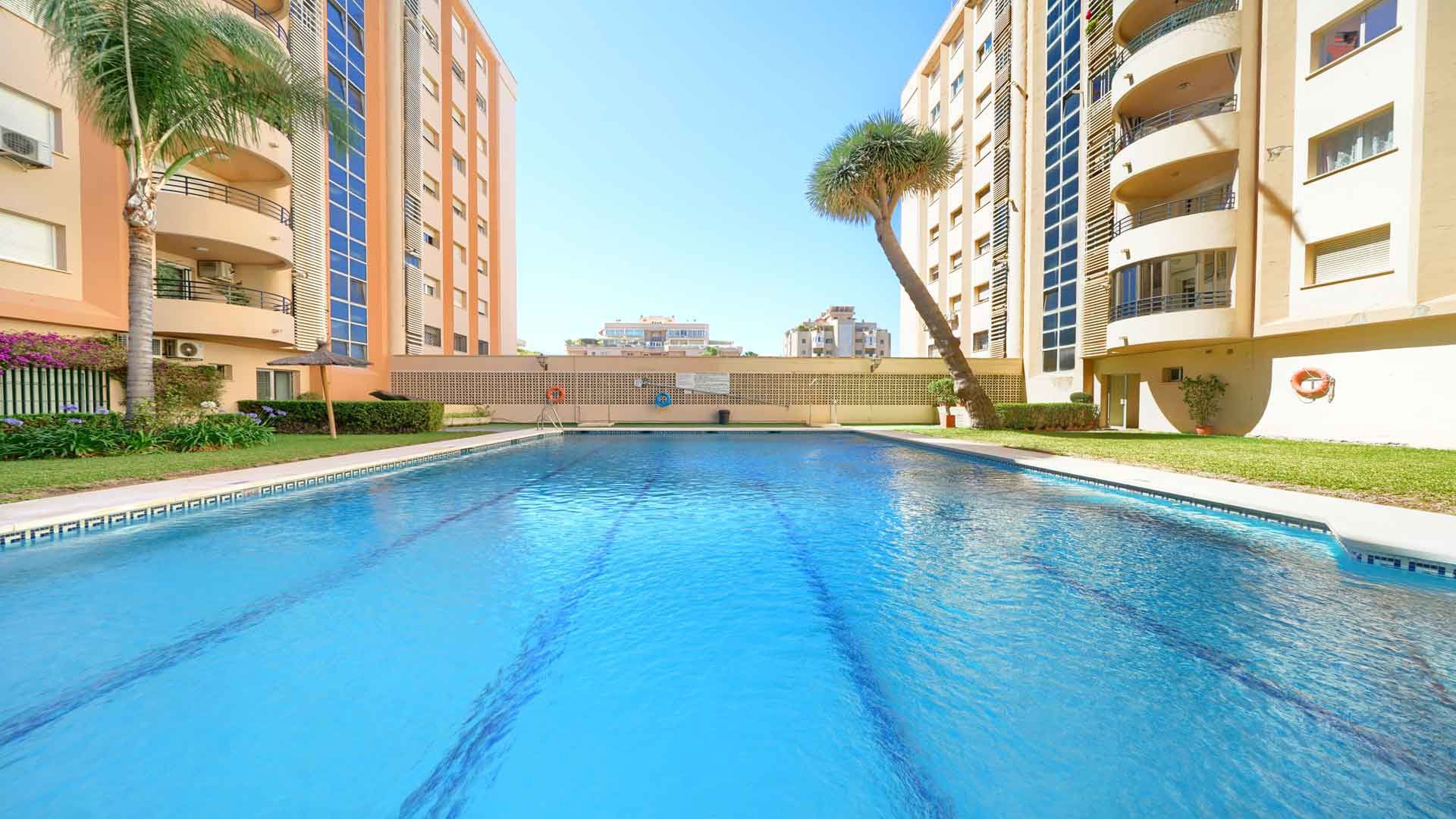 Piscina de Apartament en venda en Marbella amb Aire condicionat, Terrassa i Traster