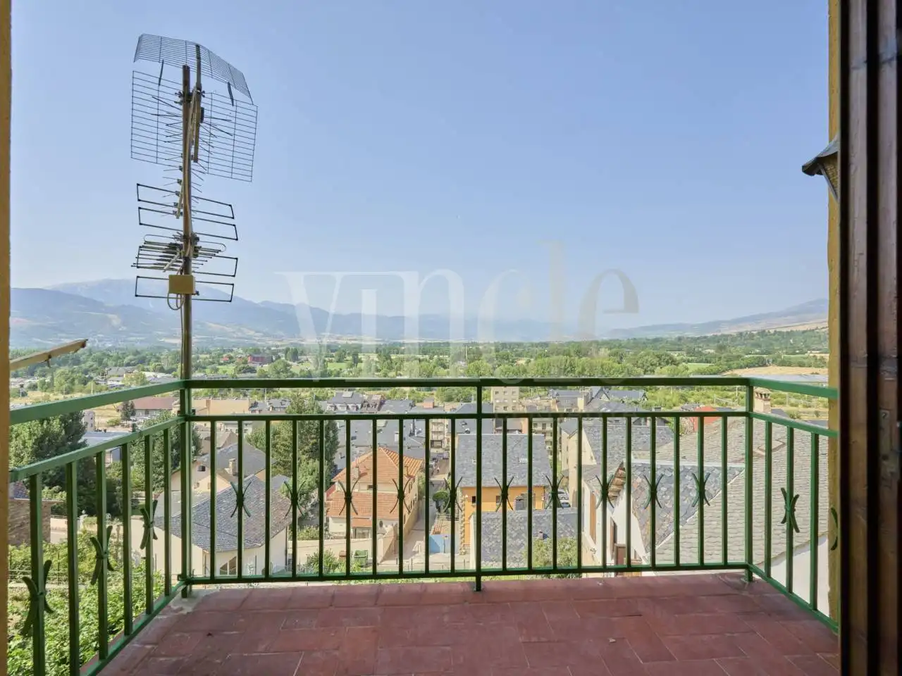 Terrassa de Apartament en venda en Puigcerdà amb Calefacció, Parquet i Terrassa