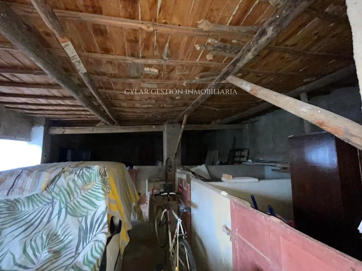 Casa o xalet en venda en San Pedro de Rozados amb Calefacció, Traster i Moblat