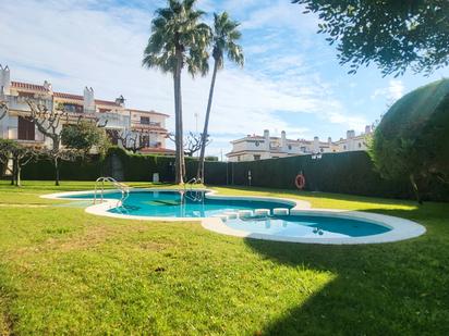 Piscina de Casa adosada en venda en Torredembarra amb Aire condicionat i Terrassa