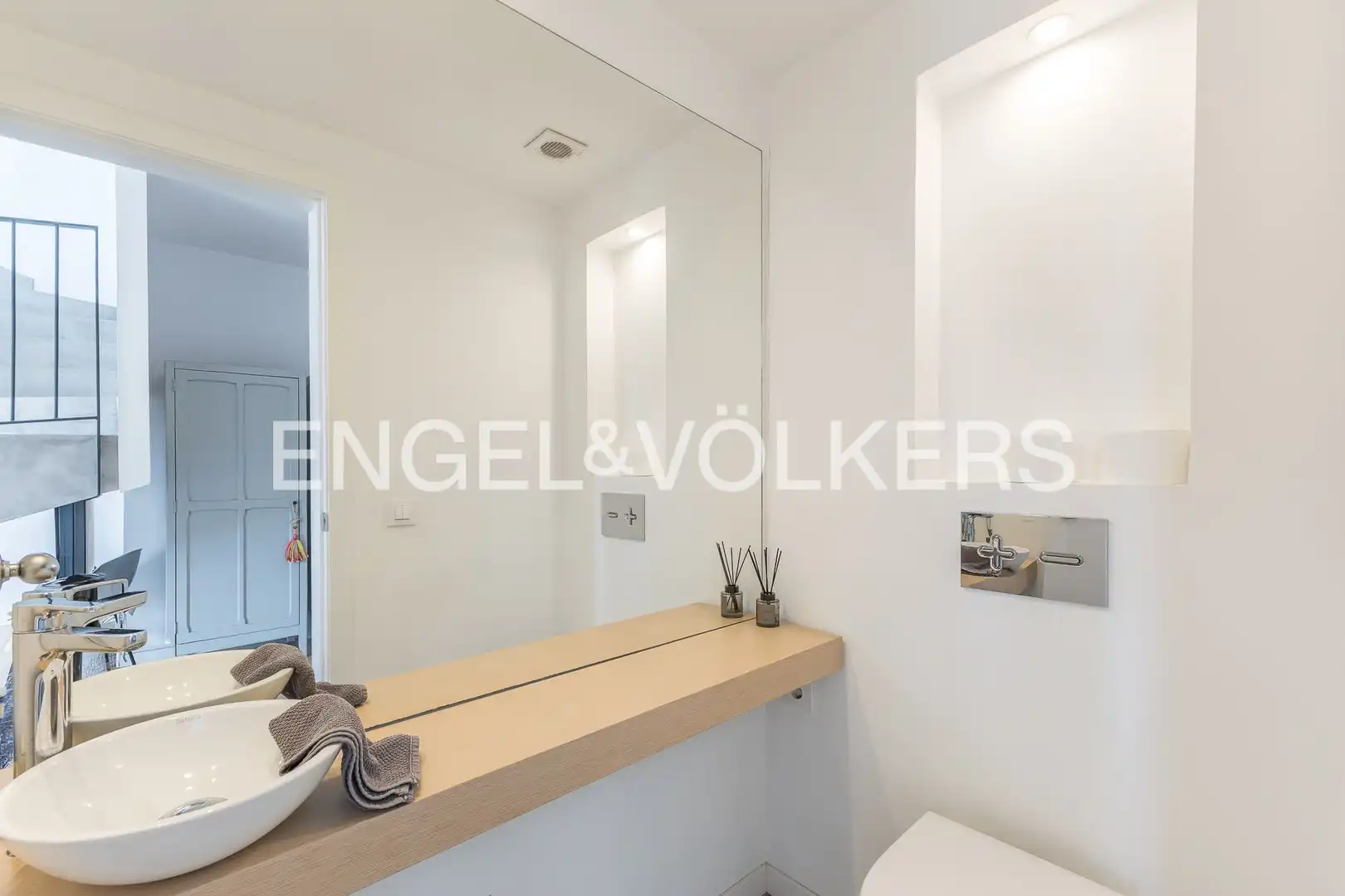 Bany de Àtic de lloguer en Barcelona amb Aire condicionat, Calefacció i Parquet
