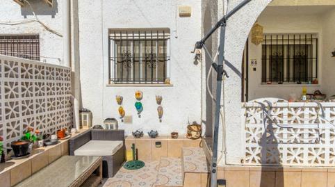 Foto 3 de Casa adosada en venda a Calle Londres, 84, Nueva Torrevieja, Alicante