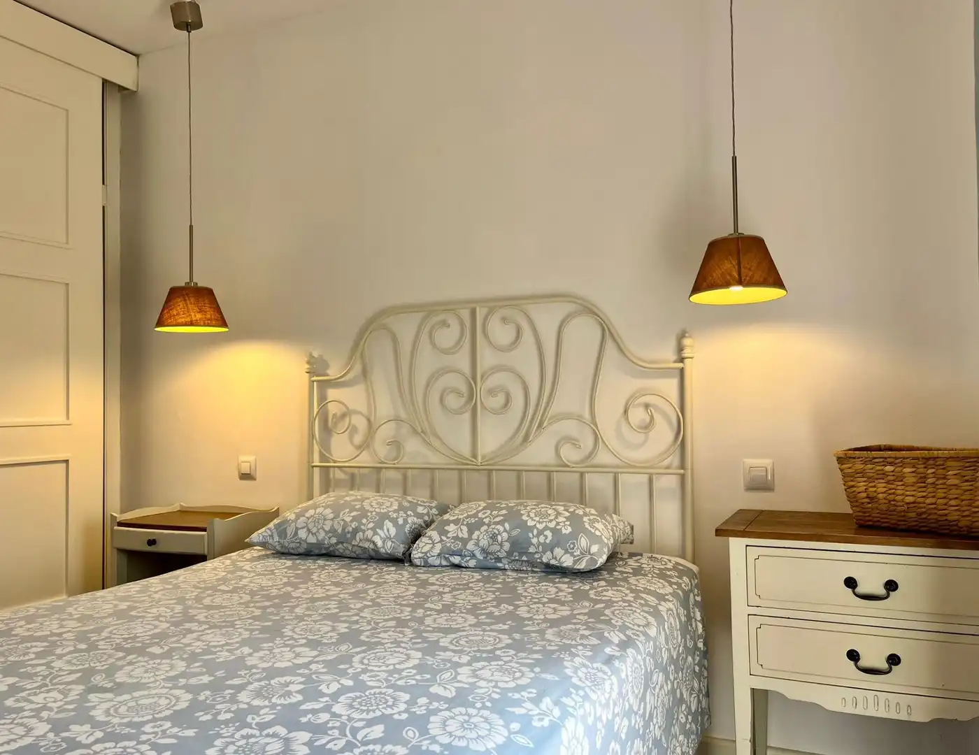 Bedroom of Flat for sale in Sevilla  with Air Conditioner, Terrace and Balcony