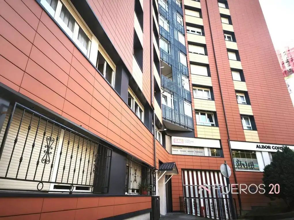 Vista exterior de Piso en venta en Barakaldo  con Calefacción y Amueblado