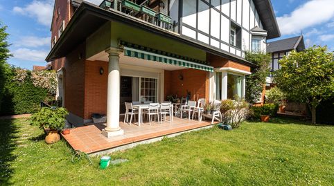 Foto 3 de Casa adosada en venta en Las Arenas, Getxo
