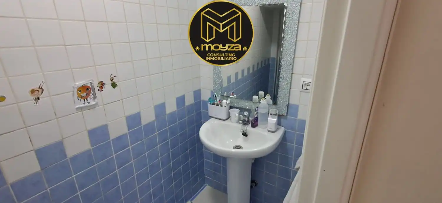 Baño de Casa o chalet de alquiler en Jaén con Aire acondicionado, Calefacción y Terraza