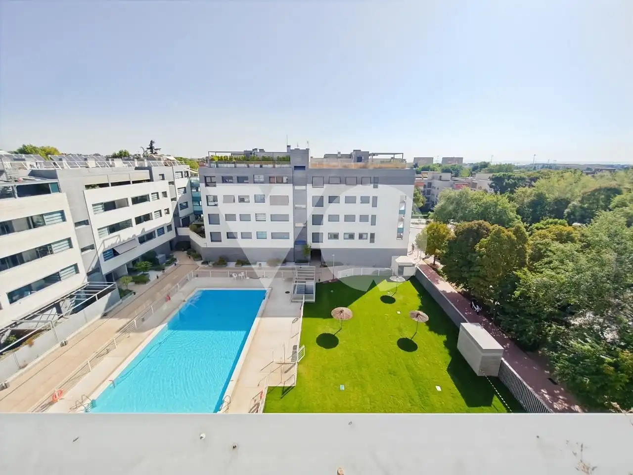 Piscina de Dúplex en venta en Madrid con Aire acondicionado, Calefacción y Terraza