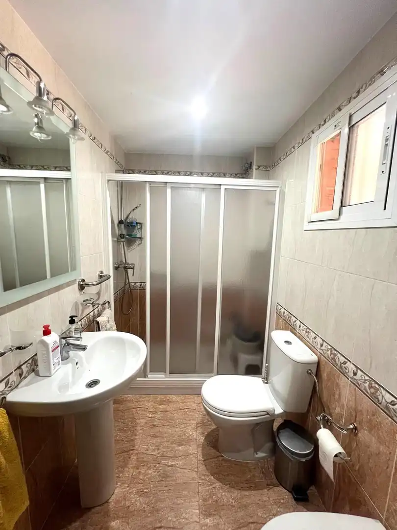 Bany de Casa adosada en venda en Sevilla amb Aire condicionat, Terrassa i Piscina comunitària