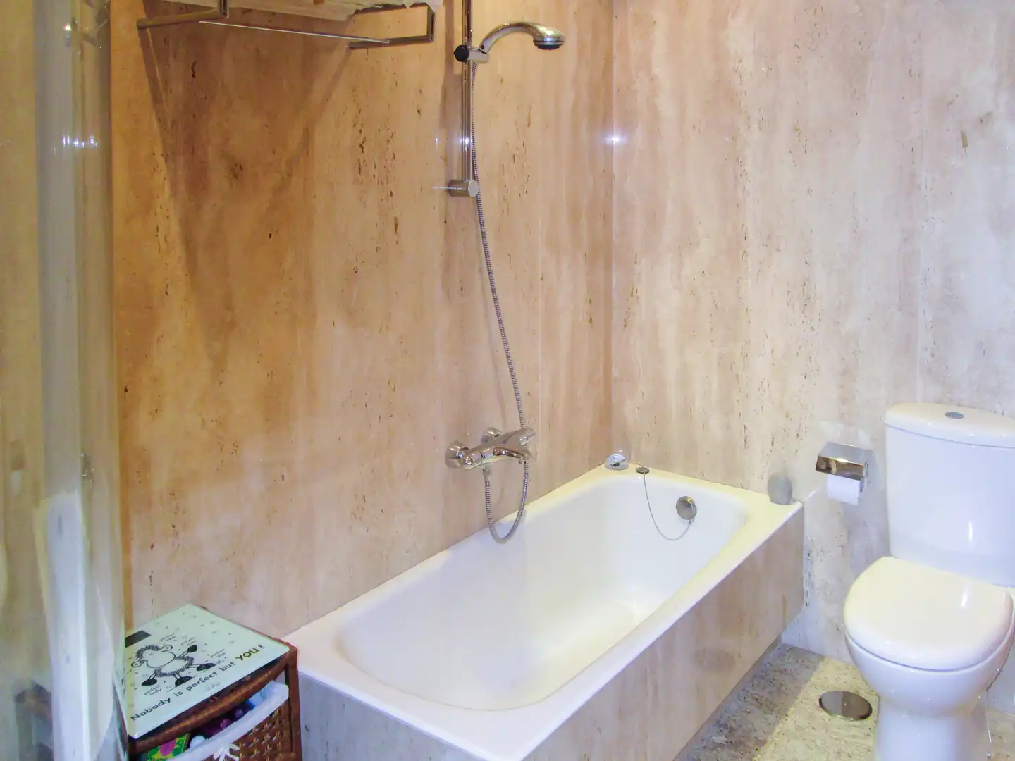 Baño de Piso de alquiler en Madrid con Aire acondicionado, Calefacción y Amueblado