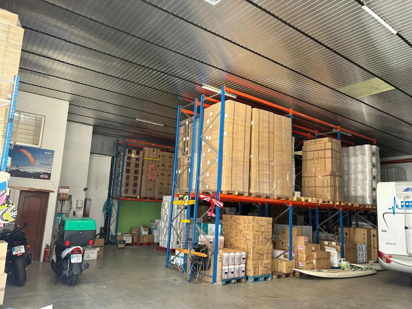 Industrial building for sale in Calle Iznatoraf, imagen 2