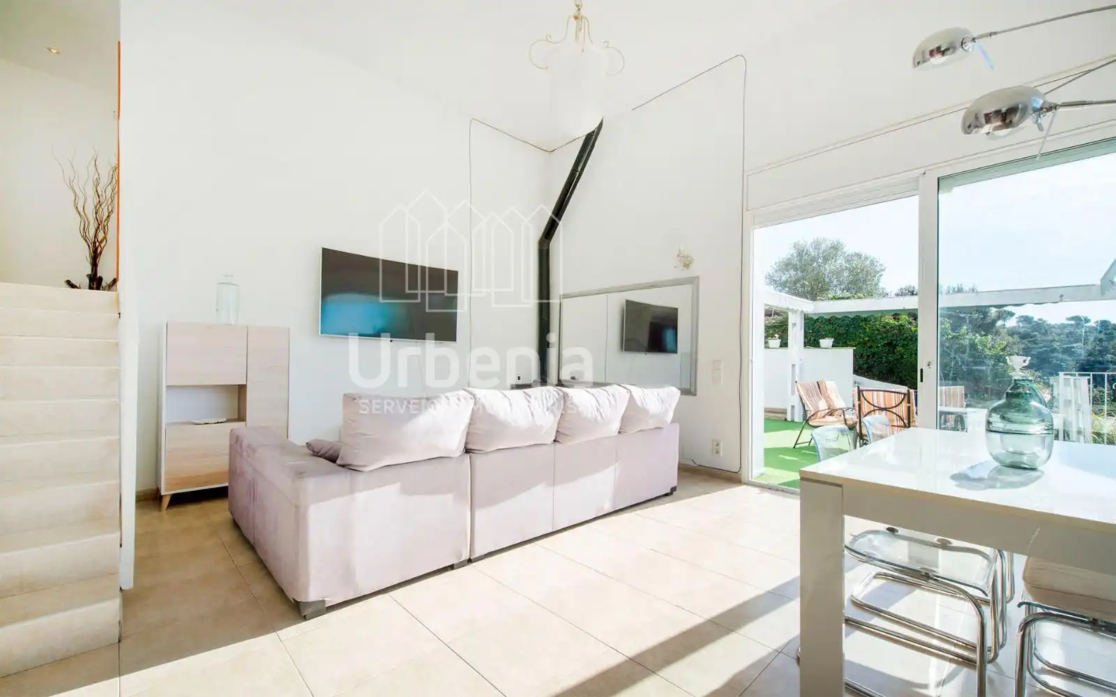 Sala d'estar de Casa o xalet en venda en Sant Cebrià de Vallalta amb Aire condicionat, Calefacció i Terrassa