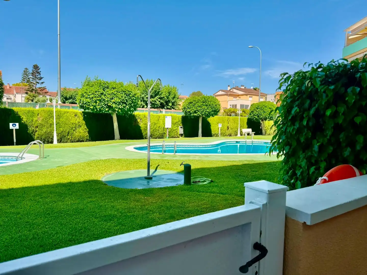 Piscina de Pis en venda en La Pobla de Montornès   amb Calefacció, Terrassa i Piscina comunitària