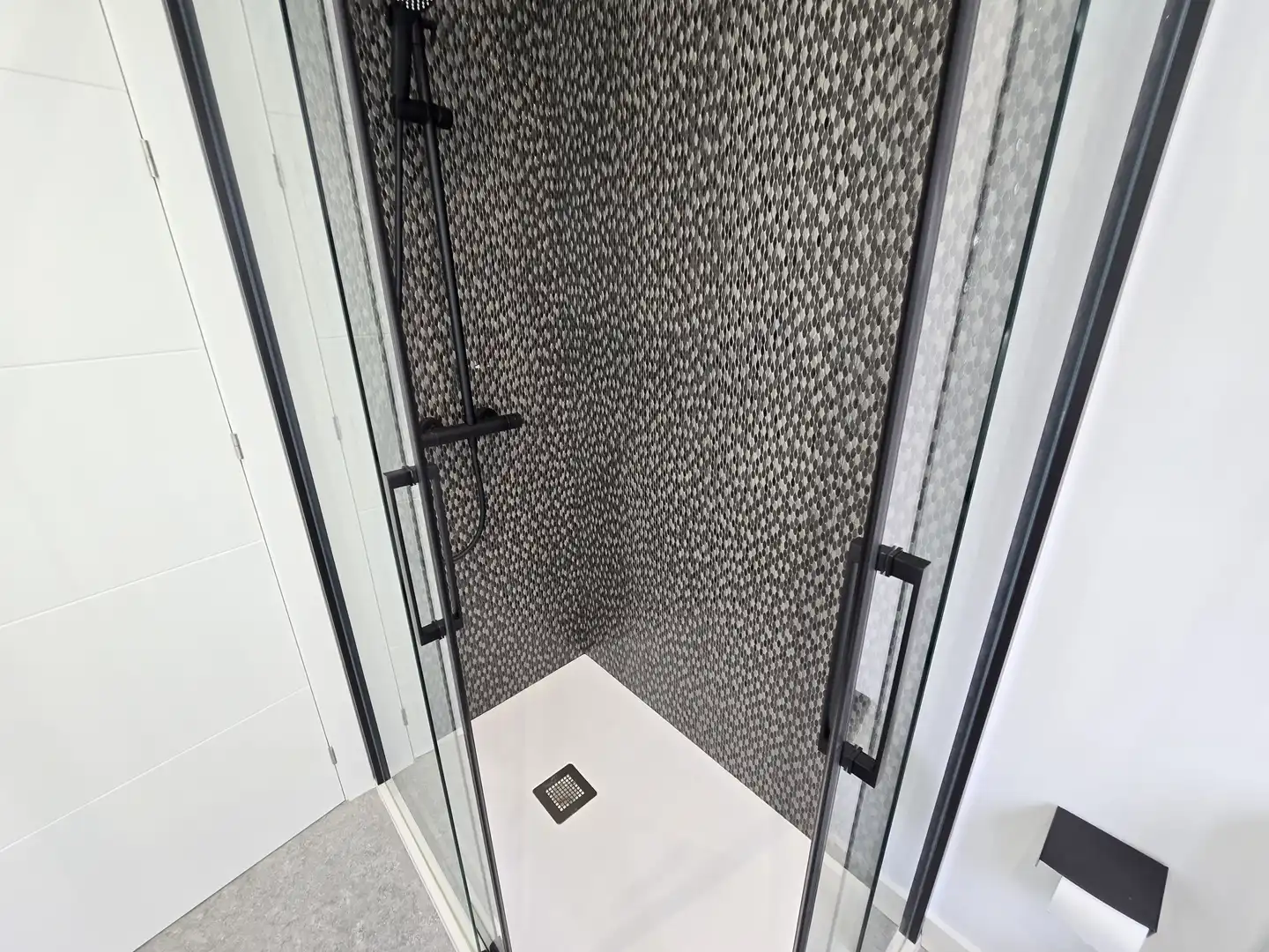 Bany de Casa o xalet en venda en Vigo  amb Calefacció, Jardí privat i Terrassa