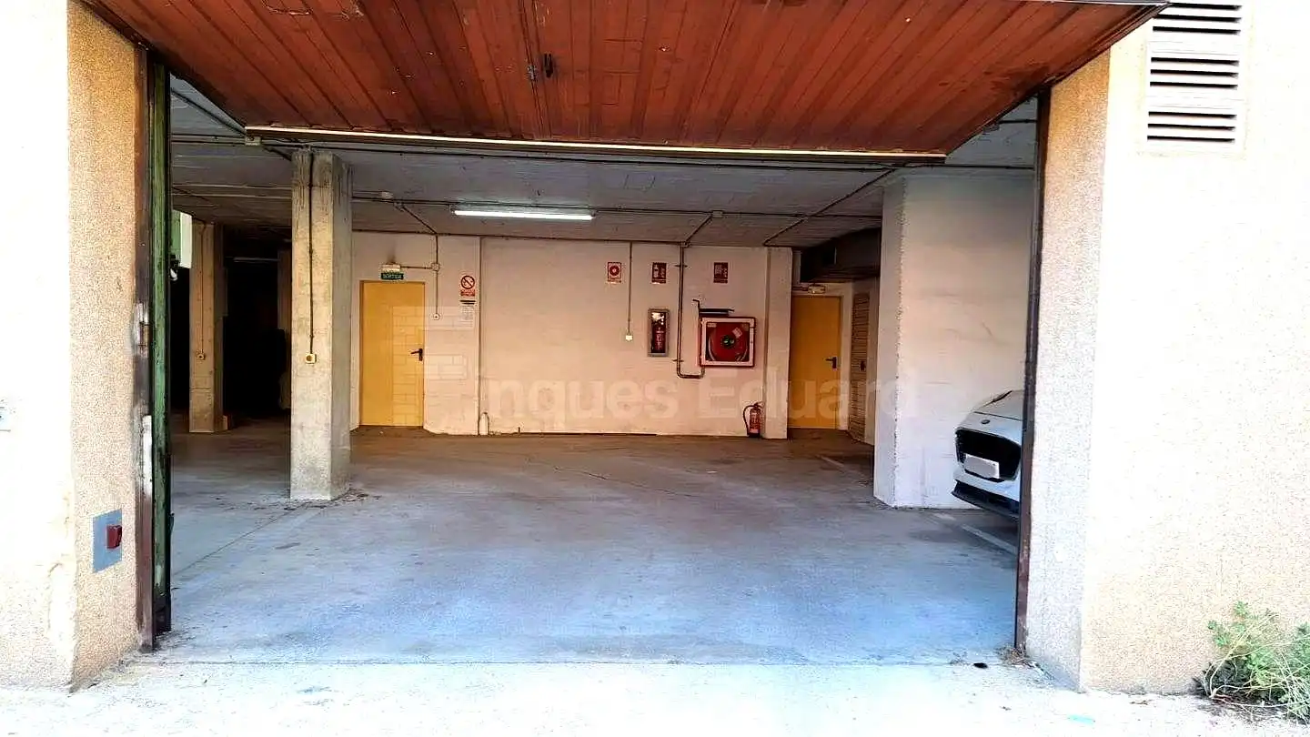 Parkplatz von Garage zum Verkauf in Argentona