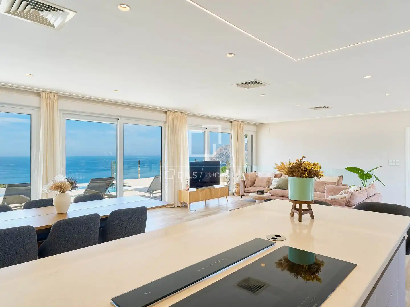 Sala de estar de Casa o chalet en venta en Almuñécar con Aire acondicionado y Terraza