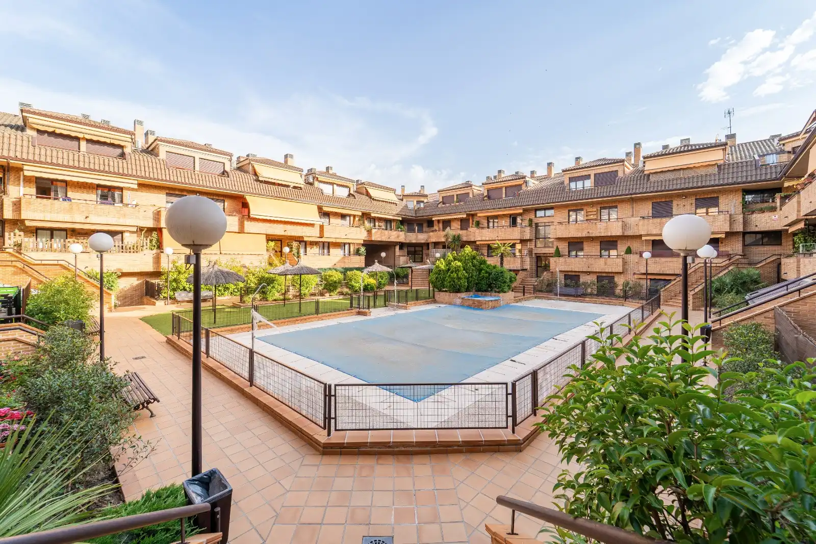 Vista exterior de Piso de alquiler en Brunete con Aire acondicionado, Calefacción y Terraza