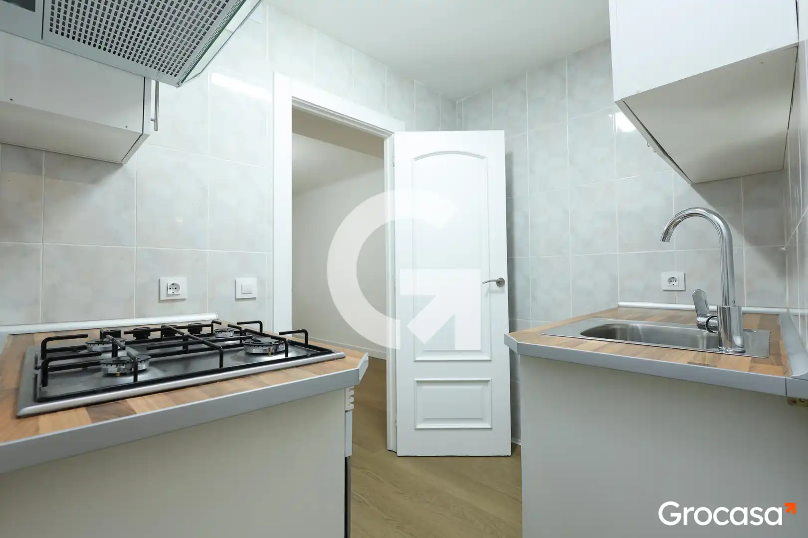 Cocina de Piso en venta en L'Hospitalet de Llobregat con Aire acondicionado, Calefacción y Horno