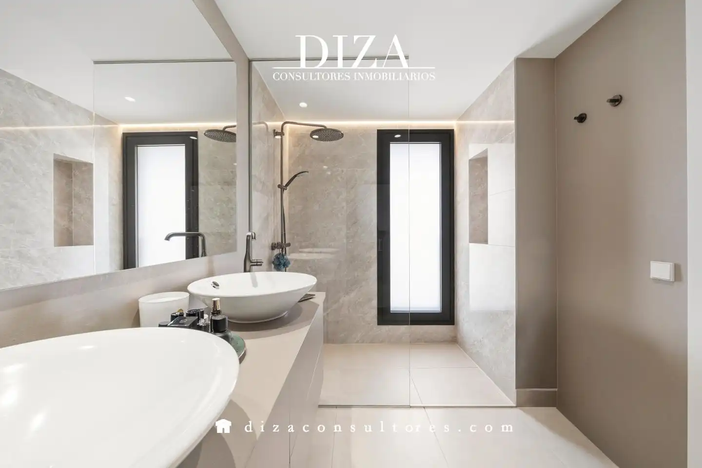 Bathroom of Houses for sale in Las Rozas de Madrid  with Air Conditioner, Heating and Private garden