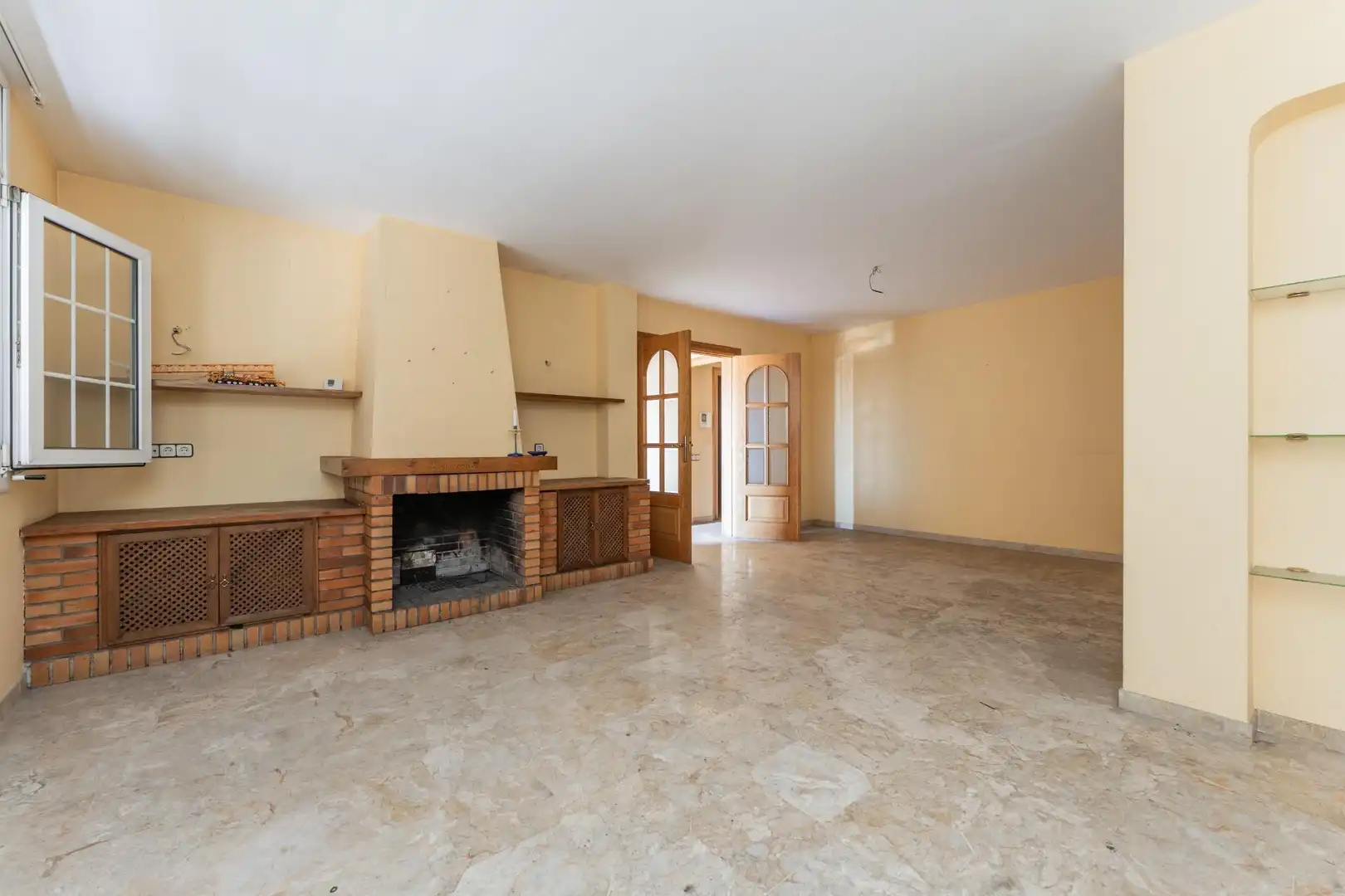 Sala d'estar de Casa o xalet en venda en Montornès del Vallès amb Calefacció, Jardí privat i Terrassa