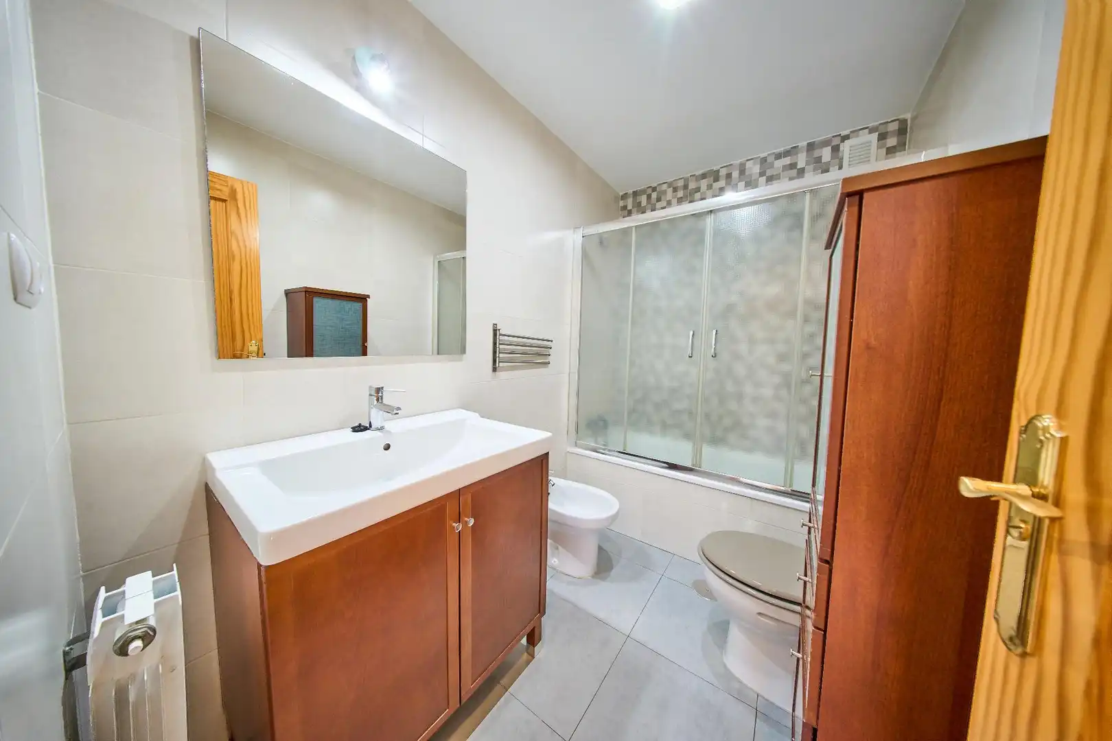 Baño de Piso en venta en Granada con Aire acondicionado, Calefacción y Trastero