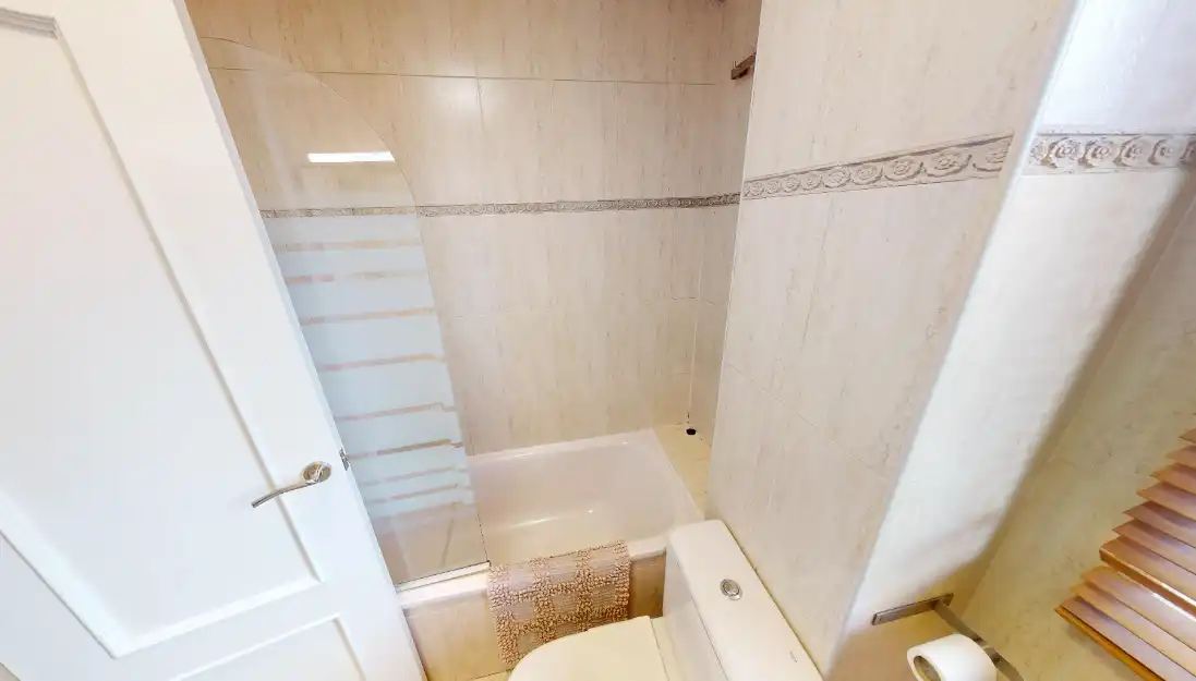 Bany de Casa o xalet en venda en Alicante / Alacant amb Aire condicionat, Calefacció i Traster