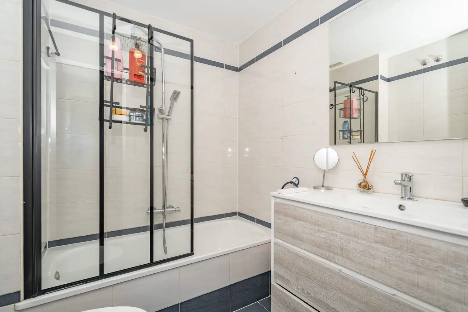 Bathroom of Detached homes for sale in Laguna Park