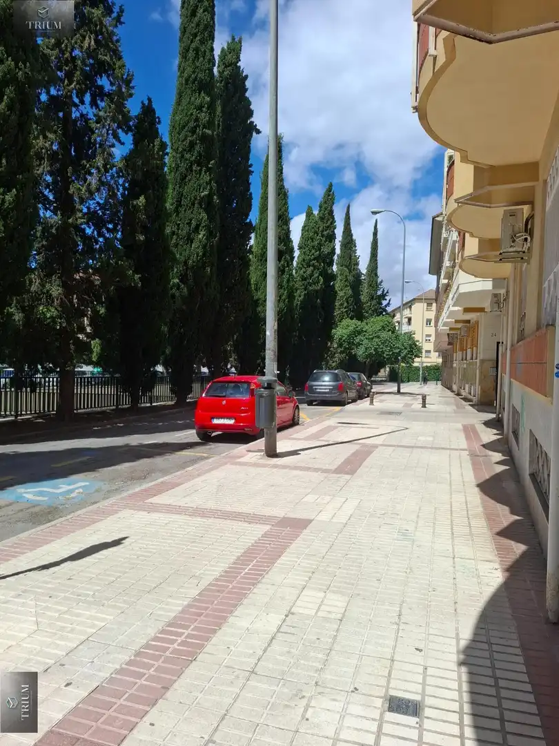 Parkplatz von Wohnungen zur Miete in Granada mit Klimaanlage, Heizung und Möbliert