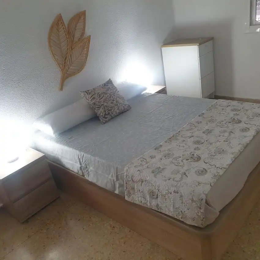 Schlafzimmer von Wohnung zur Miete in Valencia mit Klimaanlage, Terrasse und Möbliert