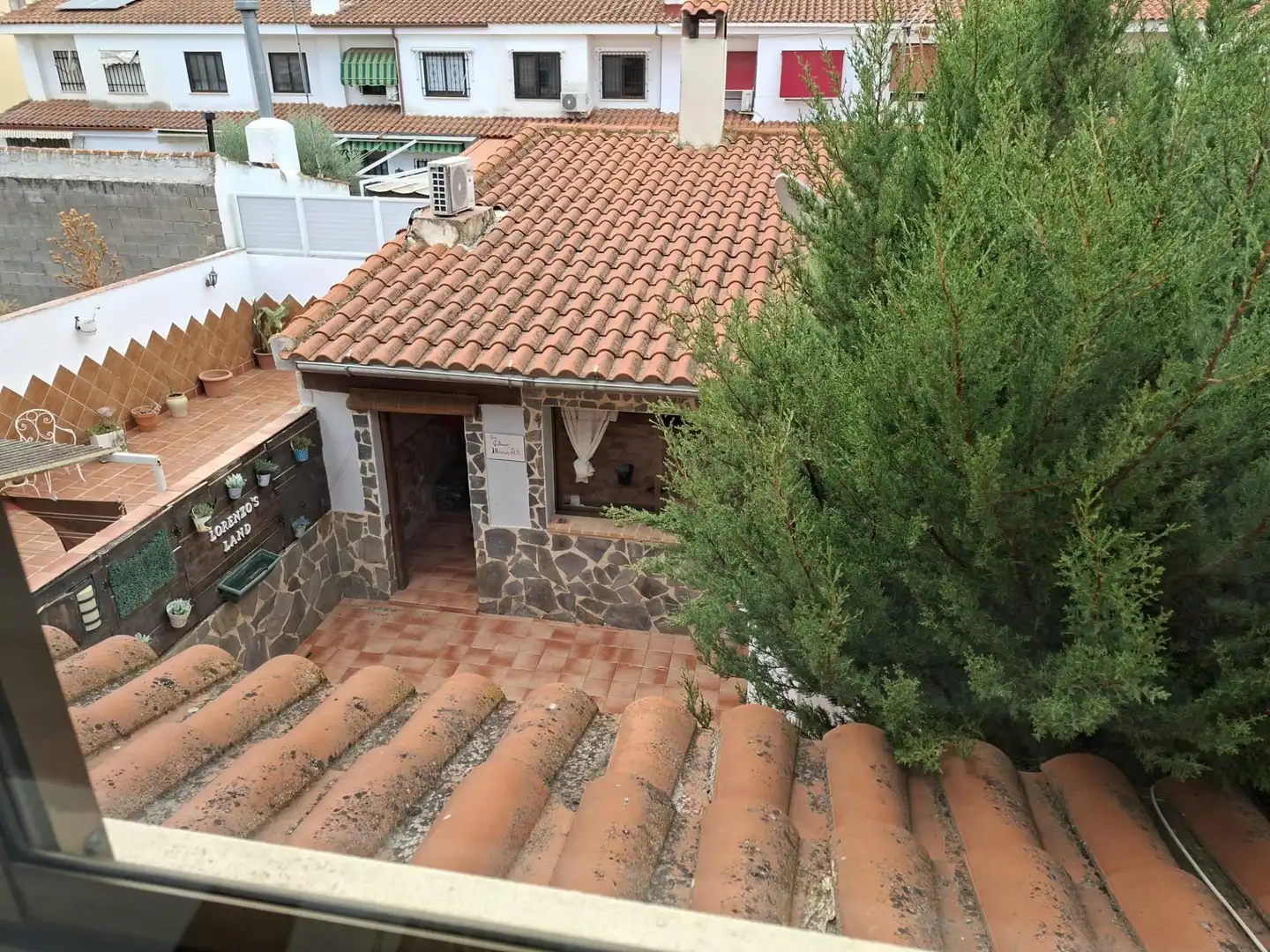 Vista exterior de Casa adosada en venta en Miguelturra con Aire acondicionado, Calefacción y Terraza