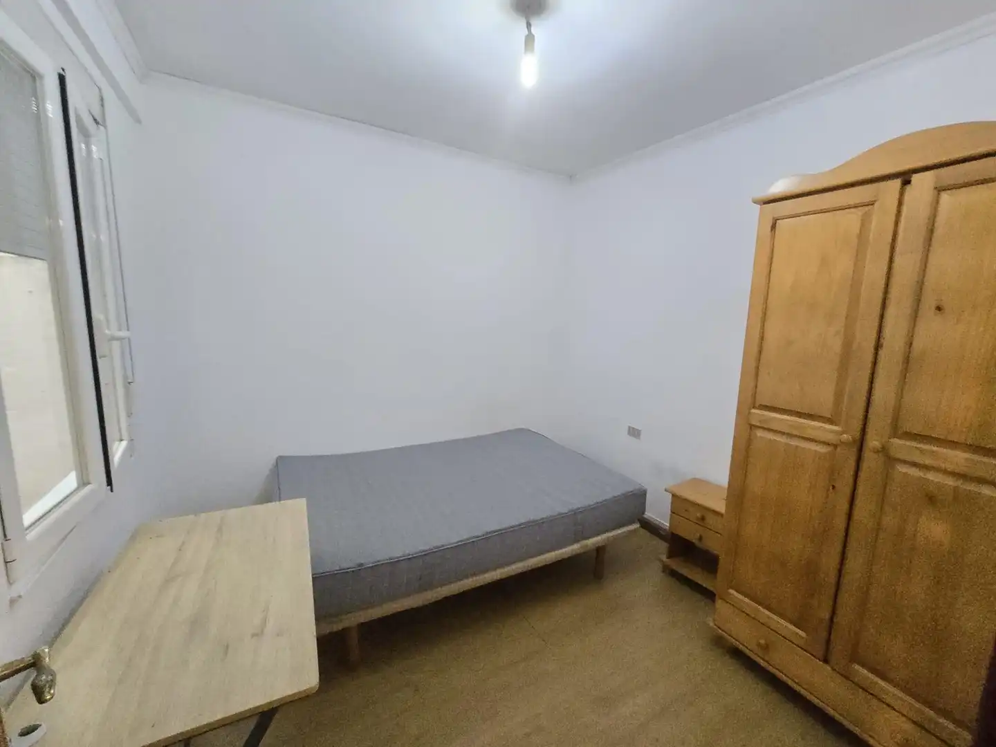 Habitación de Piso de alquiler en Vigo  con Calefacción, Parquet y Amueblado
