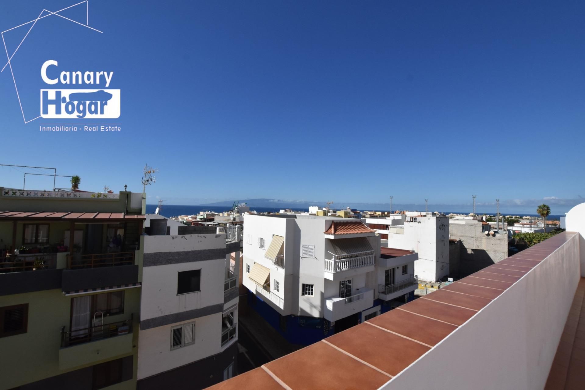 Vista exterior de Apartament en venda en Guía de Isora amb Traster, Balcó i Alarma