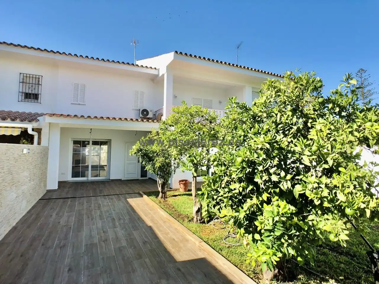 Exterior view of Houses for sale in Jerez de la Frontera  with Air Conditioner, Private garden and Terrace