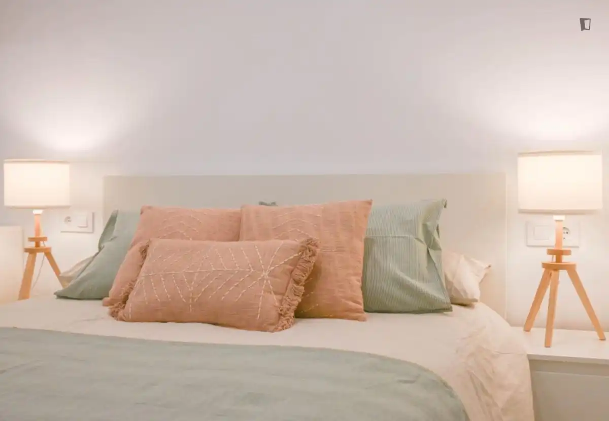 Schlafzimmer von Wohnungen zur Miete in Madrid mit Klimaanlage, Möbliert und Ofen