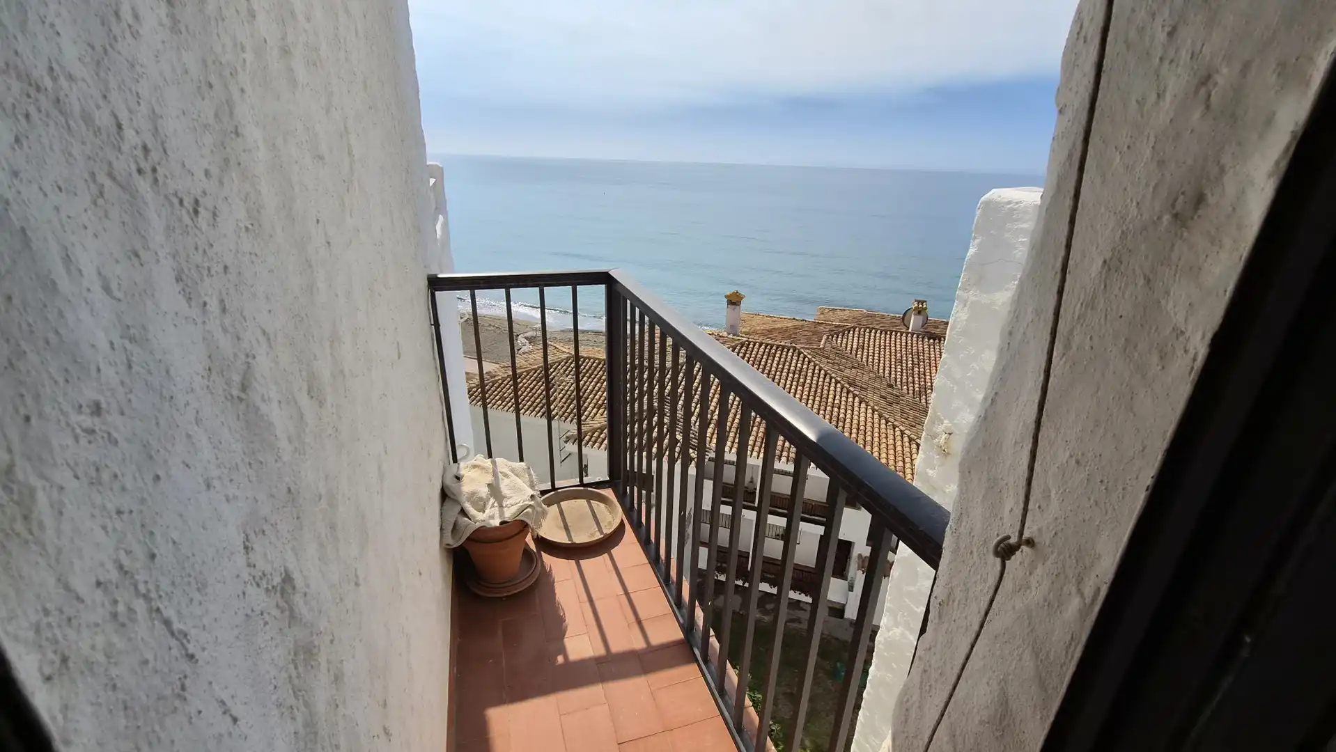 Terrasse von Wohnungen zum Verkauf in Estepona mit Terrasse, Schwimmbad und Möbliert