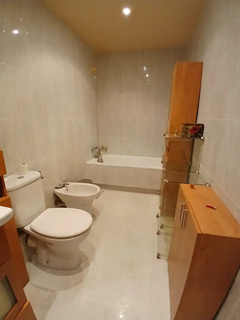 Badezimmer von Wohnung zum Verkauf in Barakaldo  mit Heizung, Abstellraum und Möbliert