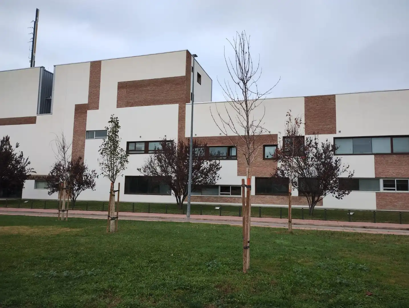 Vista exterior de Pis de lloguer en Alcalá de Henares amb Aire condicionat, Calefacció i Moblat