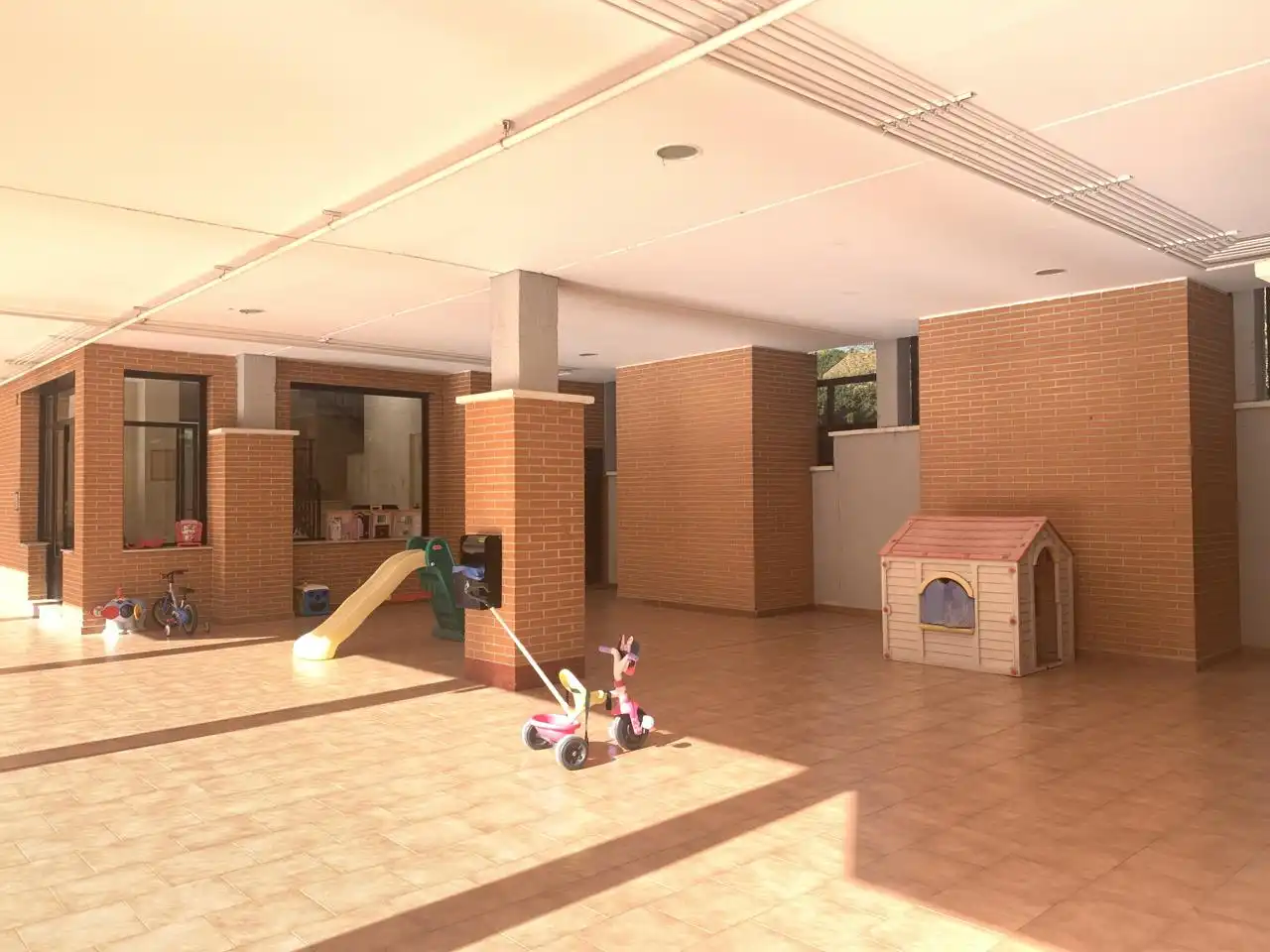 Piso de alquiler en Manzanares El Real con Parquet, Terraza y Piscina comunitaria