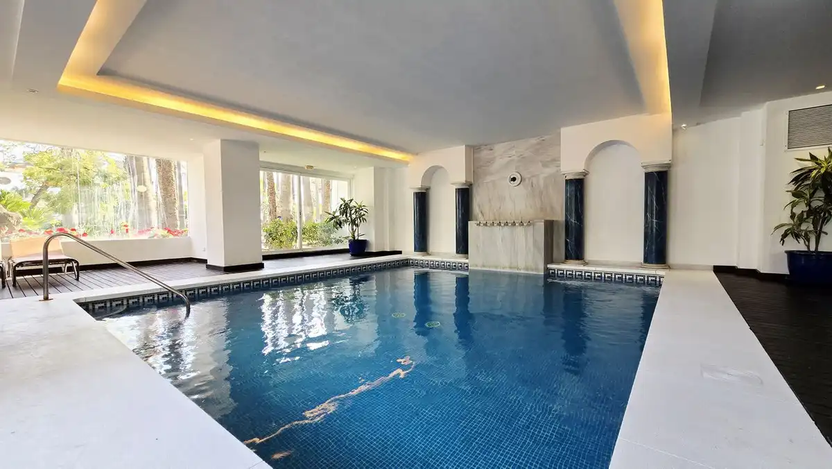 Flat for sale in Nueva Andalucía, imagen 2