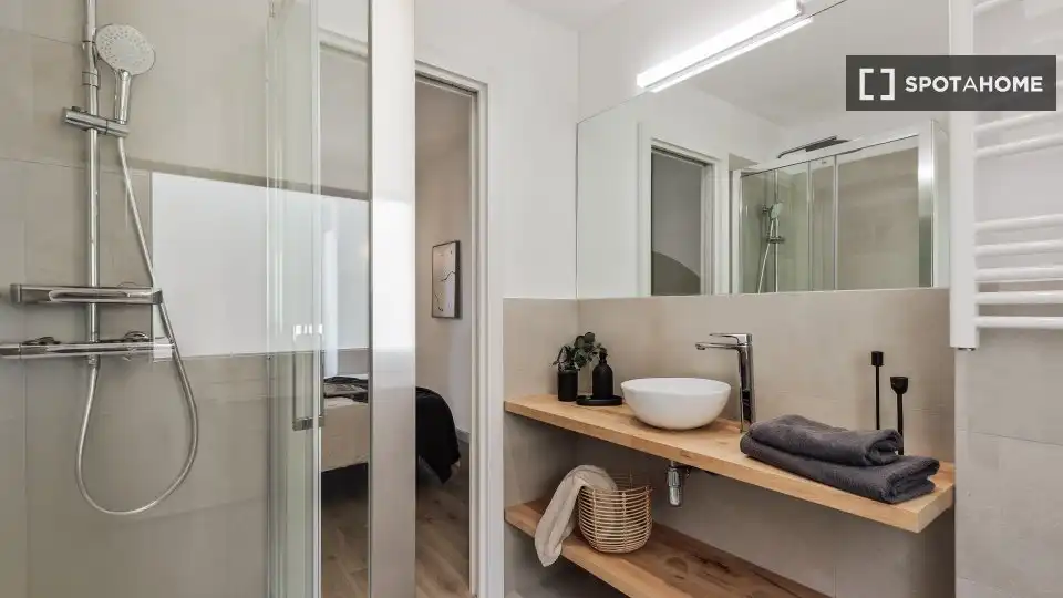 Baño de Apartamento para compartir en Barcelona con Aire acondicionado, Terraza y Amueblado