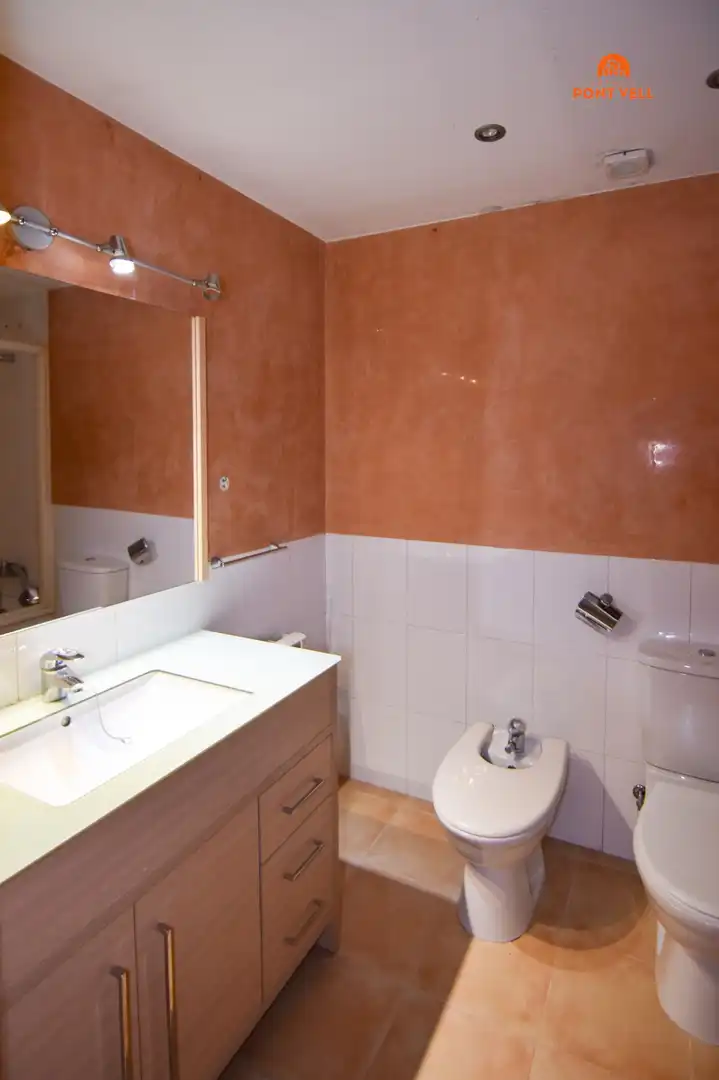Casa pareada con terraza en venta en La Bisbal d'Empordà, imagen 18