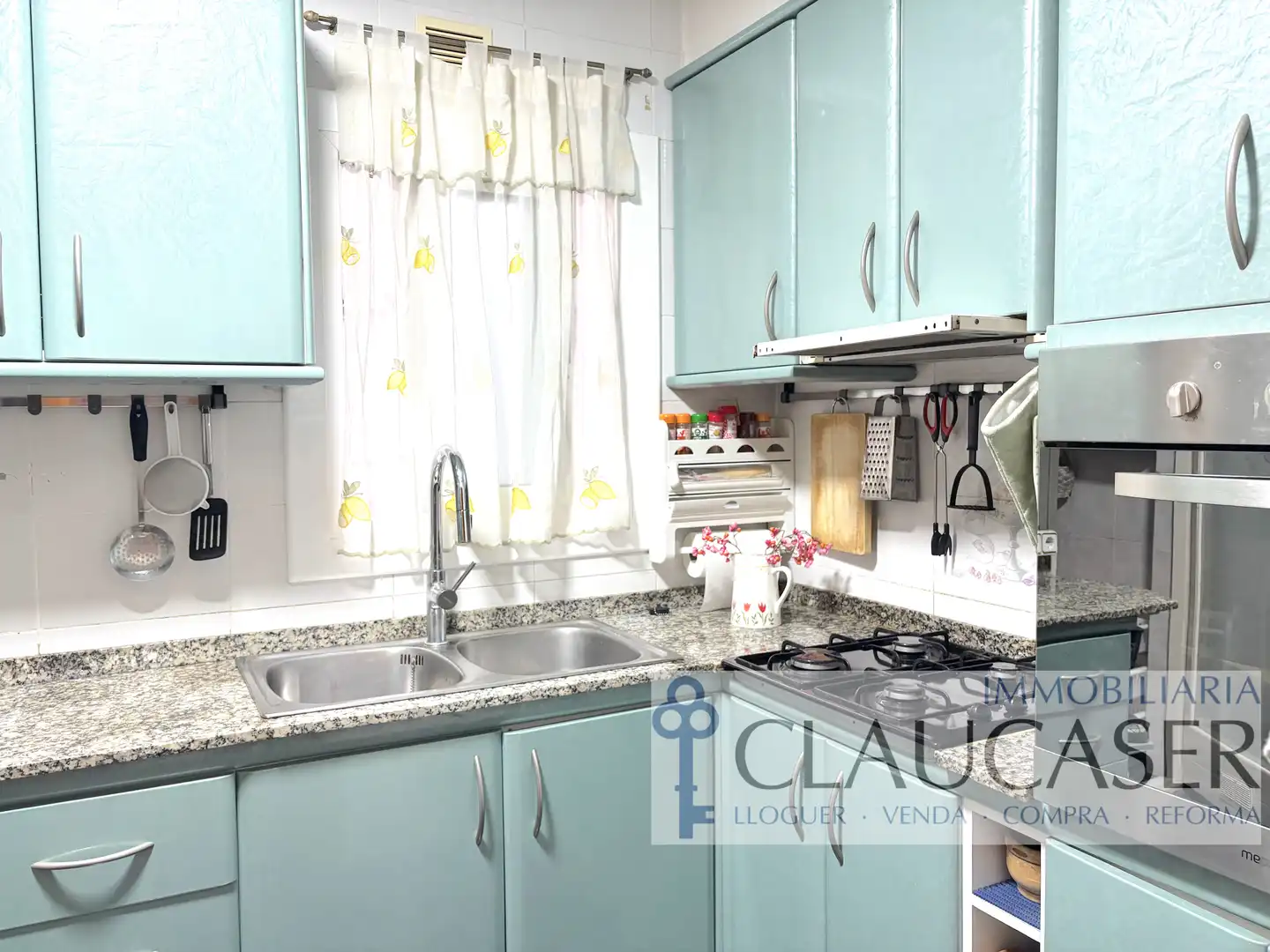Kitchen of Flat for sale in Rubí  with Heating and Oven