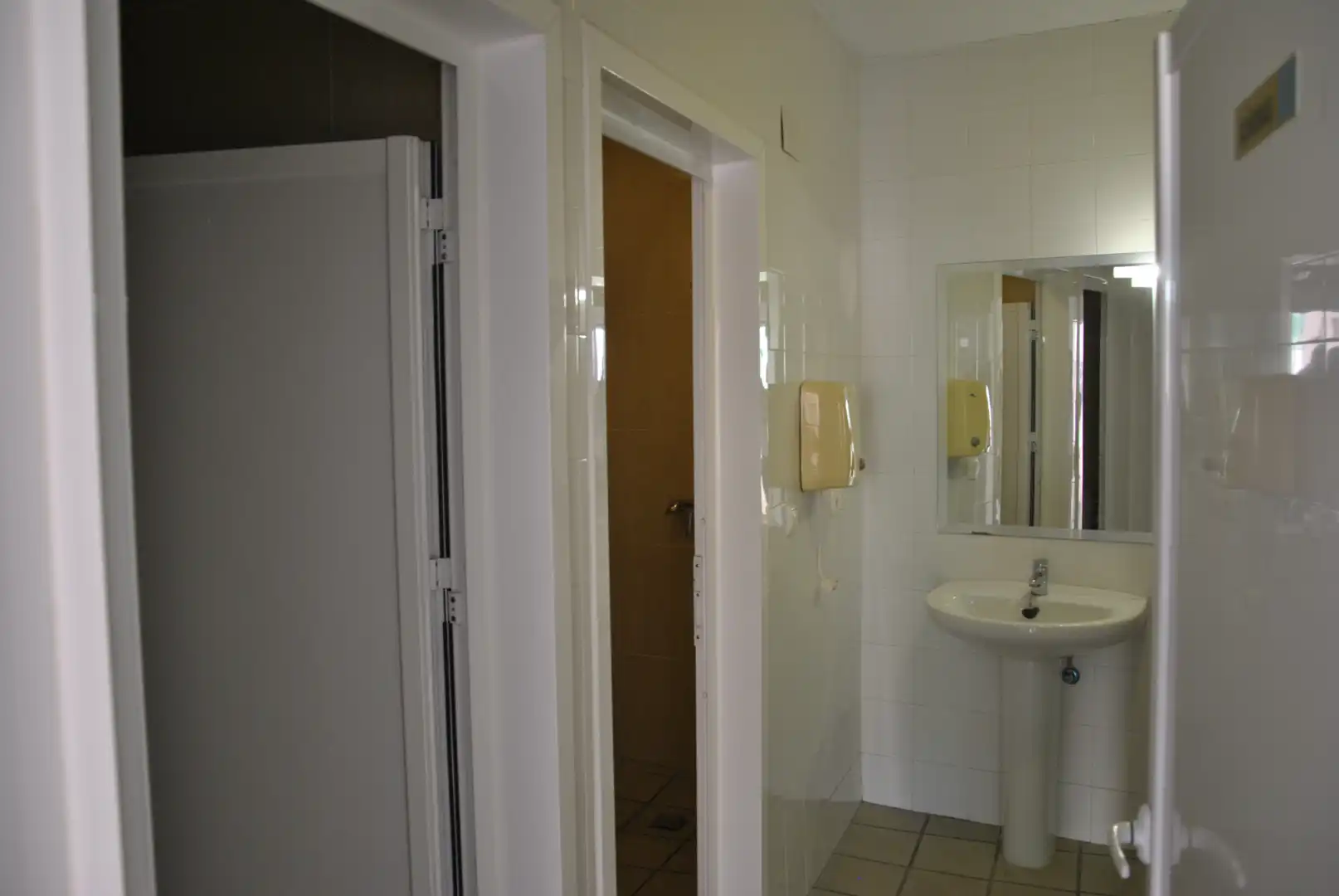 Baño de Piso de alquiler en Plasencia con Aire acondicionado, Calefacción y Jardín privado